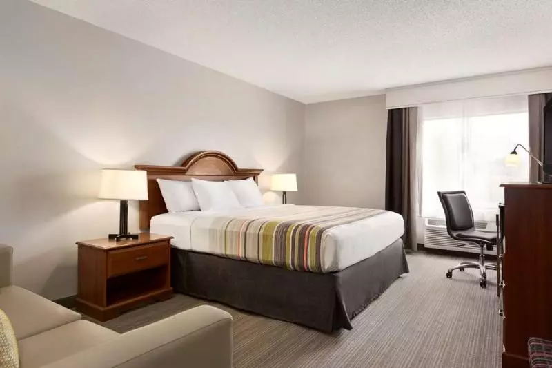 キングサイドベッドのスタンダードワンルーム, Holiday Inn Express & Suites   King George   Dahlgren, An Ihg