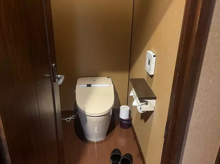 اتاق سوپریور, Hakone Onsen Ryokan Yaeikan