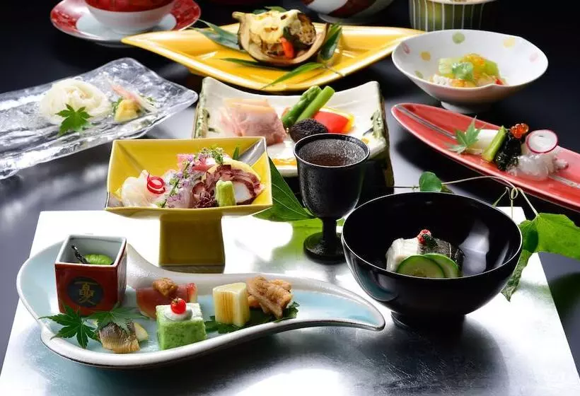 اتاق لوکس, Hakone Onsen Ryokan Yaeikan
