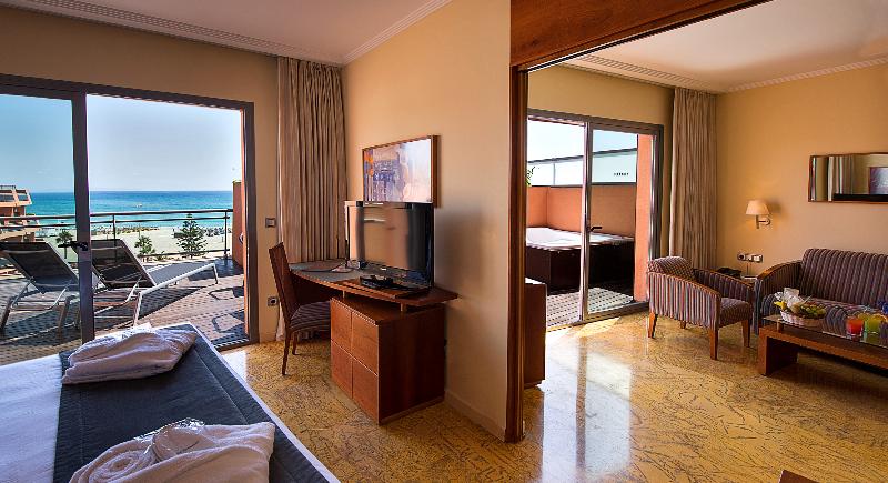 חדר סטנדרט עם מיטת קינג, Holiday Inn Express Hotel & Suites Huntsville, An Ihg