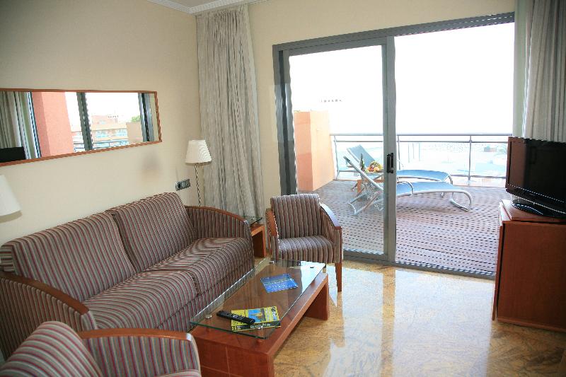 חדר סטנדרט עם מיטת קינג, Holiday Inn Express Hotel & Suites Huntsville, An Ihg