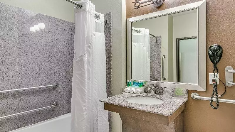 スイート, Holiday Inn Express & Suites Lubbock Southwest – Wolfforth, An Ihg