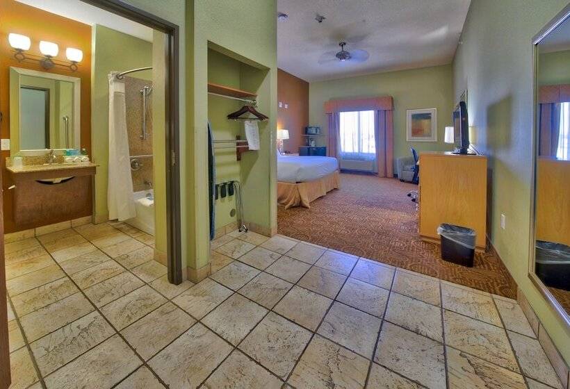 适合残疾人使用的标准间, Holiday Inn Express & Suites Lubbock Southwest – Wolfforth, An Ihg