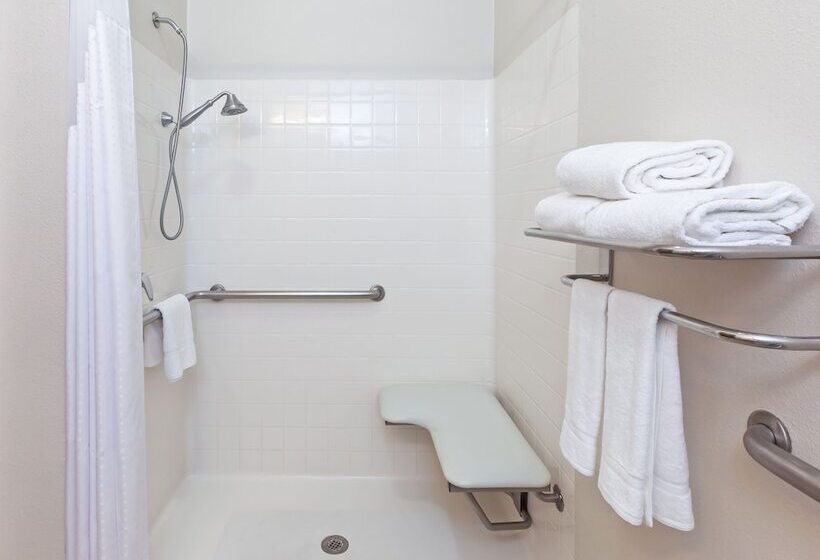 جناح لذوى الاحتياجات الخاصة, Holiday Inn Express & Suites   Pharr, An Ihg