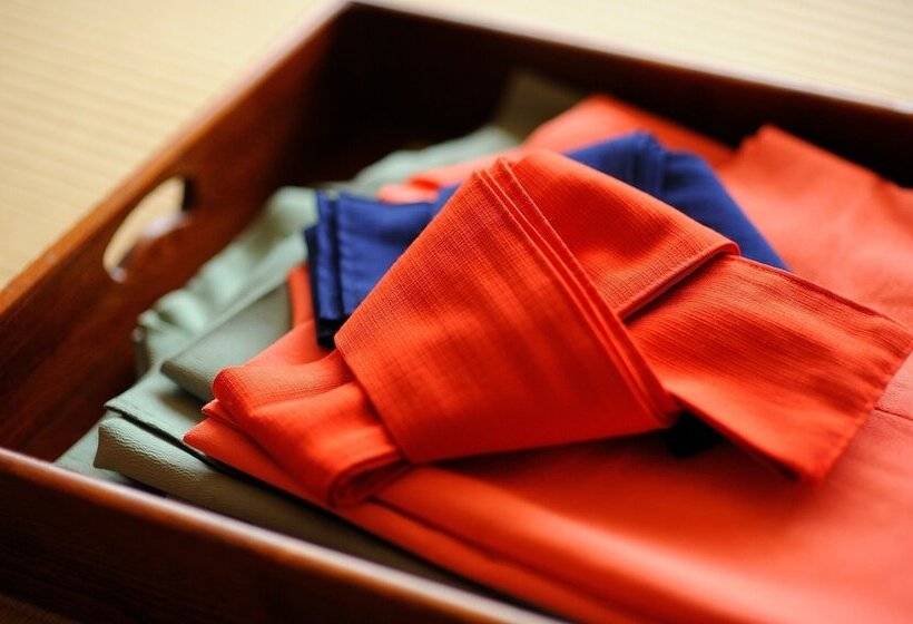 스탠다드 룸, Senkeien Tsukioka