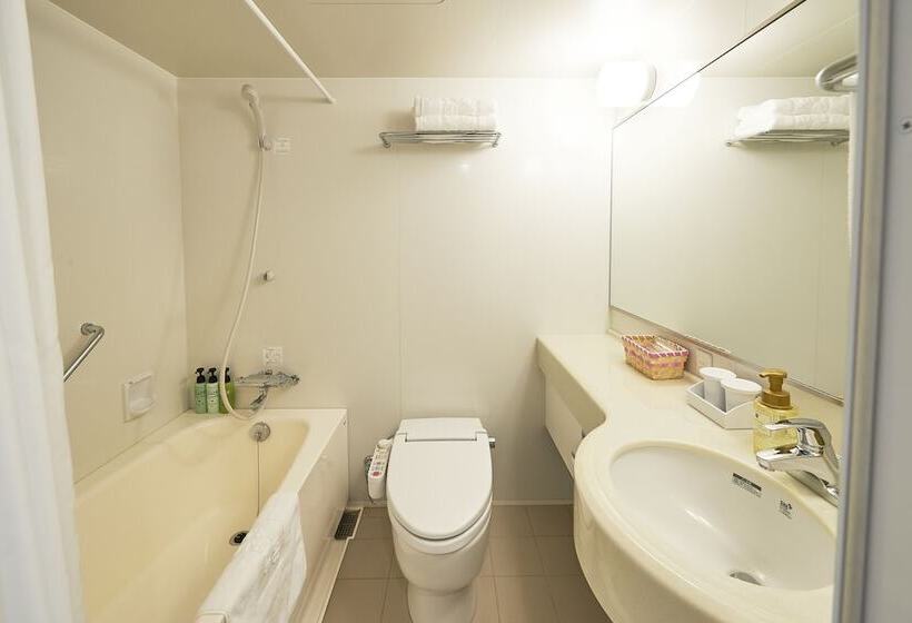 חדר סטנדרט לשלושה, Sotetsu Fresa Inn Naganozenkojiguchi