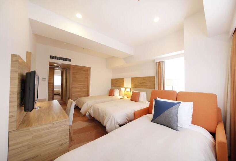 חדר סטנדרט לשלושה, Sotetsu Fresa Inn Naganozenkojiguchi