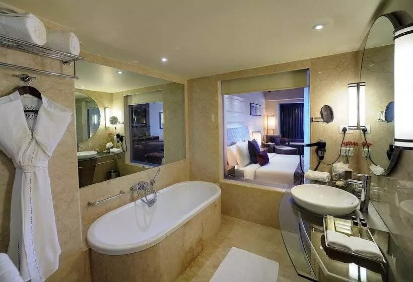 اتاق سوپریور با تخت دو نفره بزرگ, Vivanta Goa, Panaji