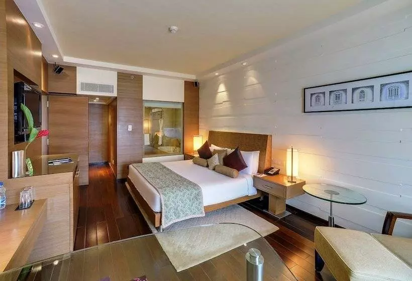 اتاق سوپریور با تخت دو نفره بزرگ, Vivanta Goa, Panaji