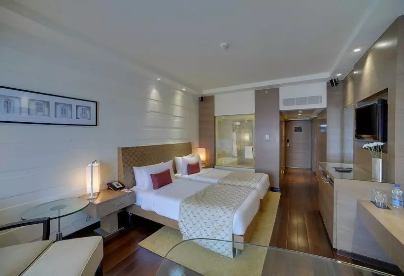 اتاق سوپریور با چشم‌انداز شهر, Vivanta Goa, Panaji