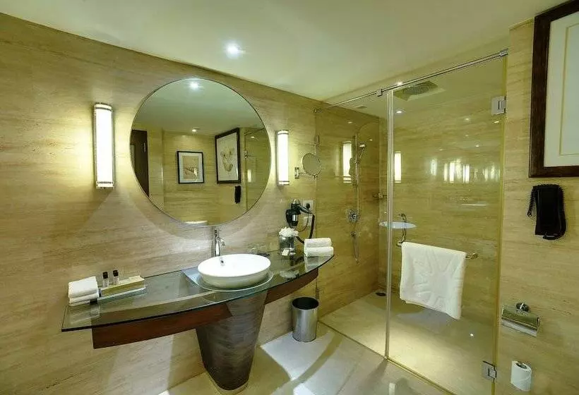Suite Queen Bed, Vivanta Goa, Panaji