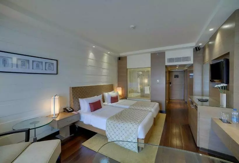 اتاق لوکس با چشم‌انداز شهر, Vivanta Goa, Panaji
