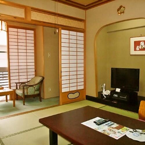 غرفة قياسية حمام مشترك, Yunogo Grand