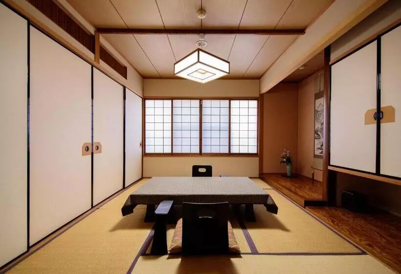 Standard-huone Vuoristonäkymä, Yufuin Onsen Wafu Ryokan Tsuenosho