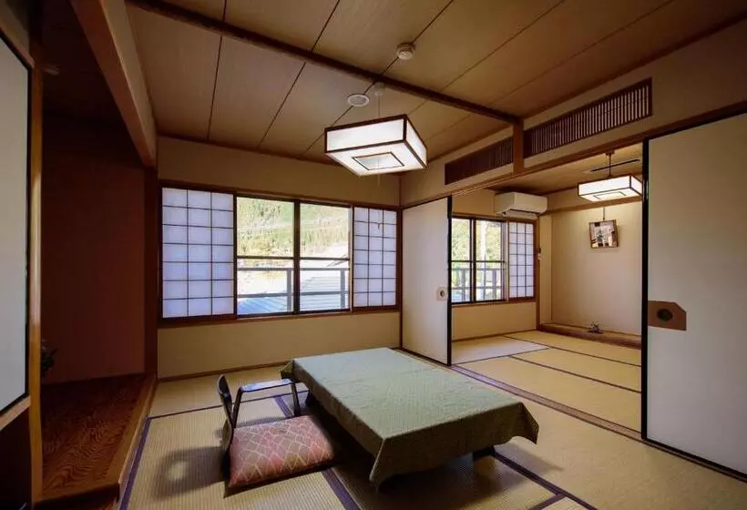 Standard-huone Vuoristonäkymä, Yufuin Onsen Wafu Ryokan Tsuenosho