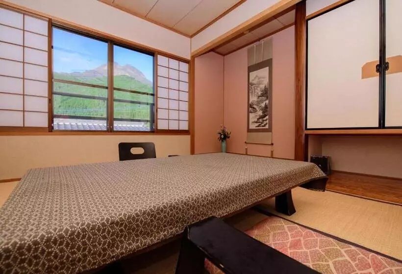 Standard-huone Vuoristonäkymä, Yufuin Onsen Wafu Ryokan Tsuenosho