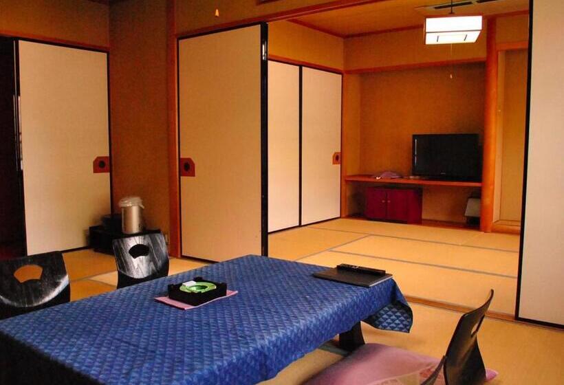 Номер Стандарт Вид на Горы, Yufuin Onsen Wafu Ryokan Tsuenosho