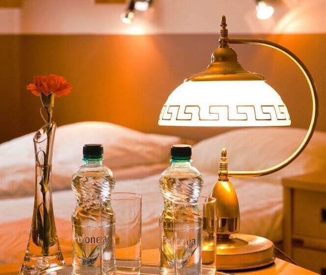 バス共有のスタンダードルーム, Brama Hostel