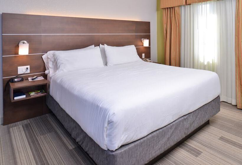 Люкс Адаптированный для Инвалидов, Holiday Inn Express And Suites Stevens Point By Ihg