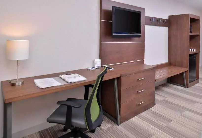 キングサイズベッドのスタンダードルーム, Holiday Inn Express And Suites Stevens Point By Ihg