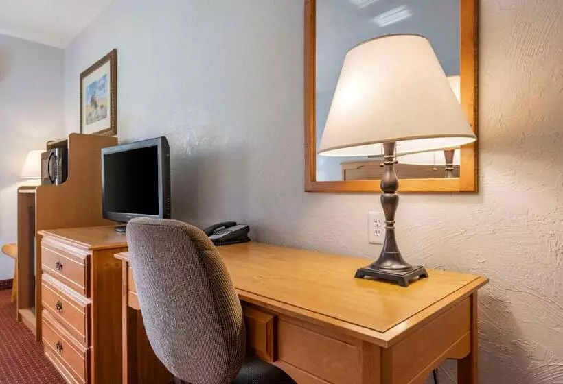 キングサイズベッドのスタンダードルーム, Best Western Devils Tower Inn