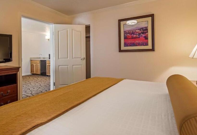 발코니가 있는 스위트, Best Western Salinas Monterey