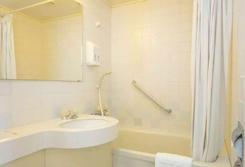 Standard Yhden Hengen Huone, Century Plaza