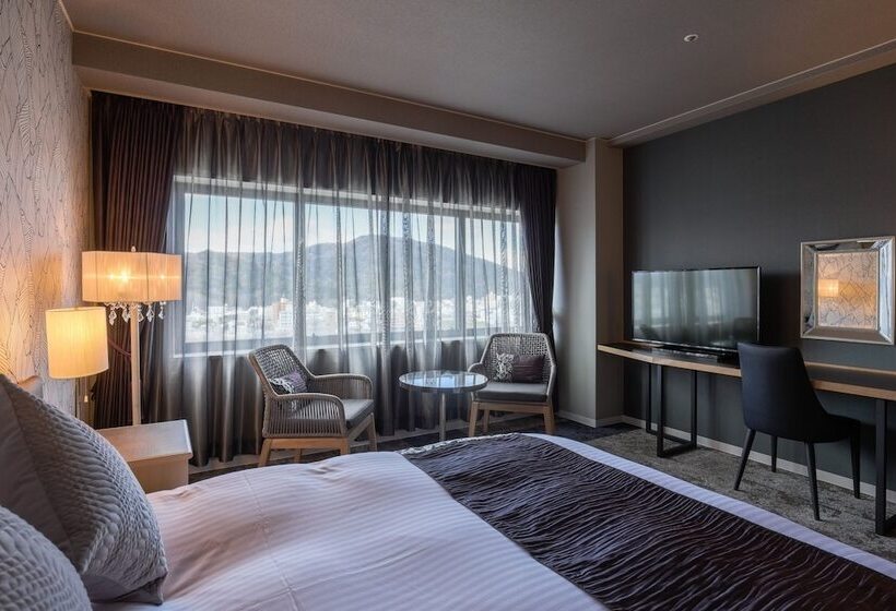 غرفة قياسية, Century Plaza