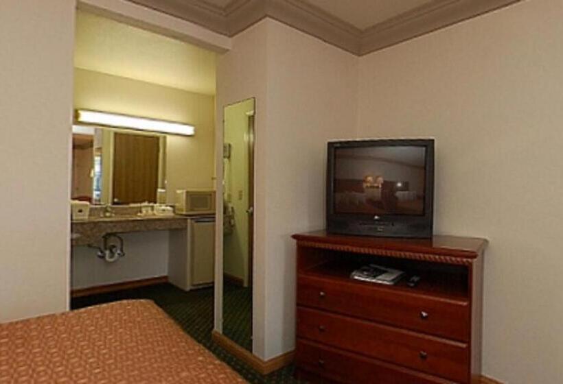 Номер Стандарт, Cloverdale Wine Country Inn & Suites