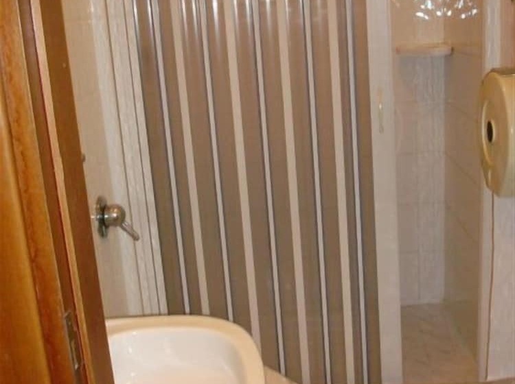 اتاق استاندارد چهار تخته, Demetra Capitolina