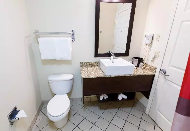 キングサイズベッドのスタンダードルーム, Red Roof Inn Plus+ Danville, Ky