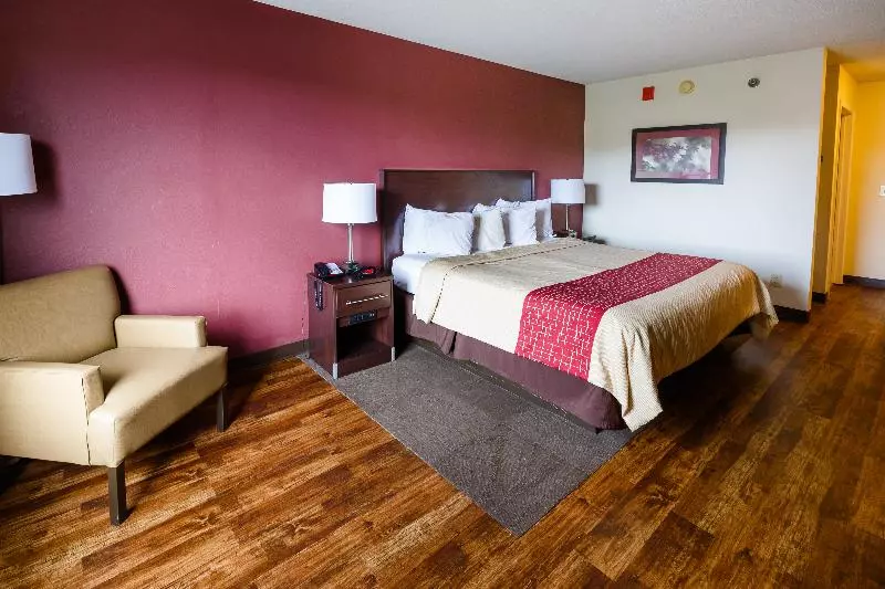 キングサイズベッドのスタンダードルーム, Red Roof Inn Plus+ Danville, Ky