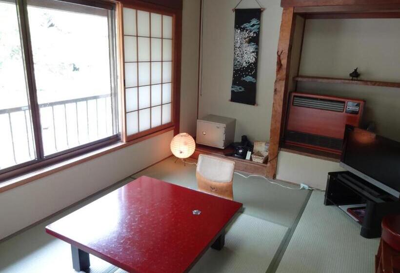 Номер Economy с общей ванной комнатой, Takaragawa Onsen Ousenkaku