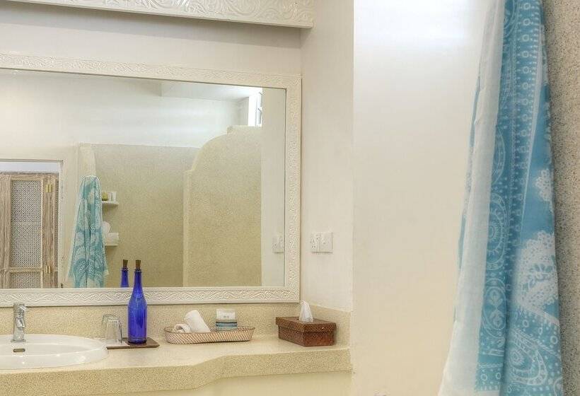 اتاق لوکس, Sandies Malindi Dream Garden