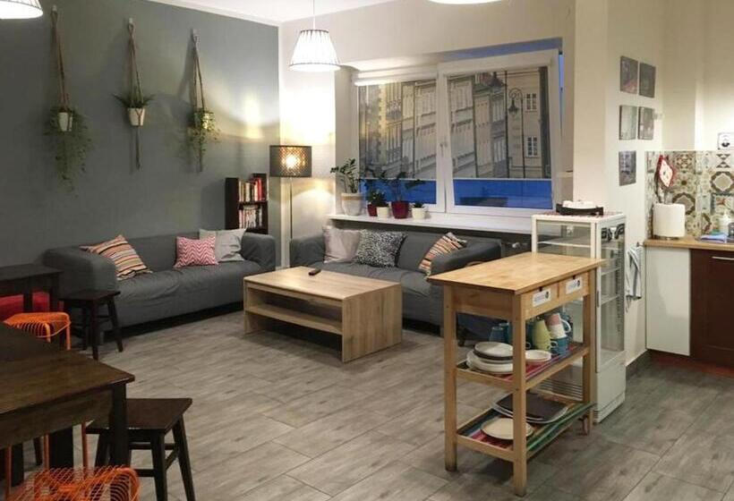 Кровать в Общей Комнате, Hostel Helvetia   Privates In City Center And Old Town