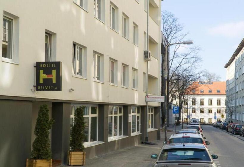 חדר סטנדרט חדר אמבטיה משותף, Hostel Helvetia   Privates In City Center And Old Town