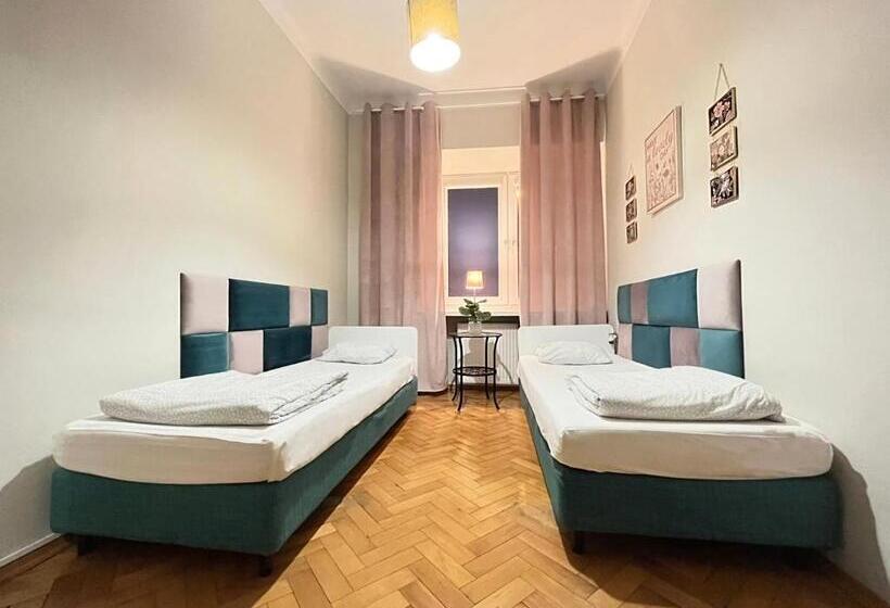 Номер Стандарт Совместная Ванная, Hostel Helvetia   Privates In City Center And Old Town