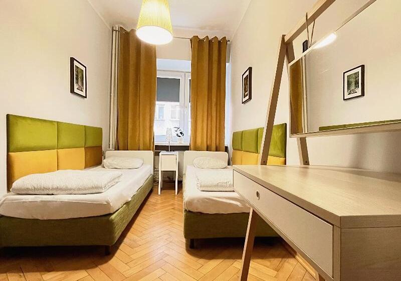 חדר סטנדרט חדר אמבטיה משותף, Hostel Helvetia   Privates In City Center And Old Town