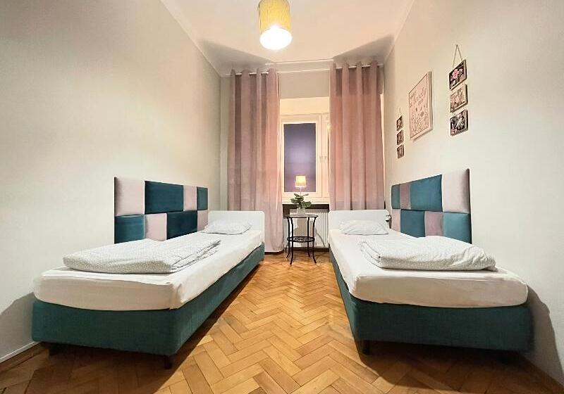 חדר סטנדרט חדר אמבטיה משותף, Hostel Helvetia   Privates In City Center And Old Town