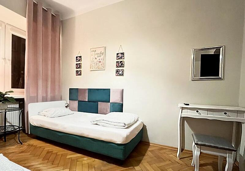 Номер Стандарт Совместная Ванная, Hostel Helvetia   Privates In City Center And Old Town