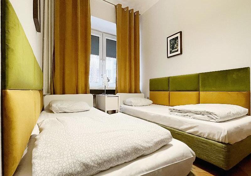 חדר סטנדרט חדר אמבטיה משותף, Hostel Helvetia   Privates In City Center And Old Town