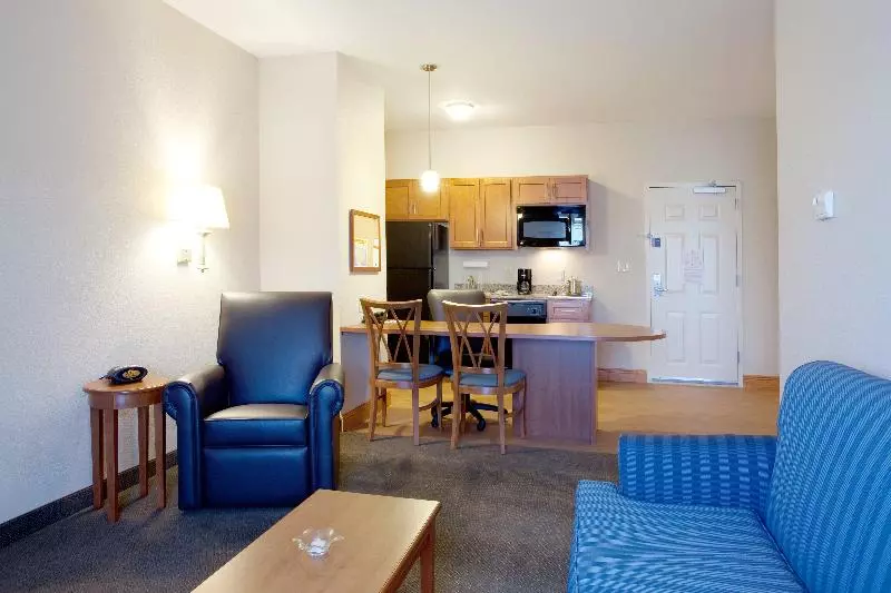 キングサイズベッドのスイートルーム, Candlewood Suites Slidell Northshore, An Ihg