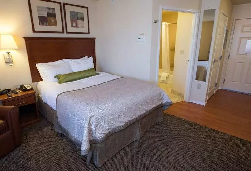 身障者適用スイートルーム, Candlewood Suites Springfield, An Ihg