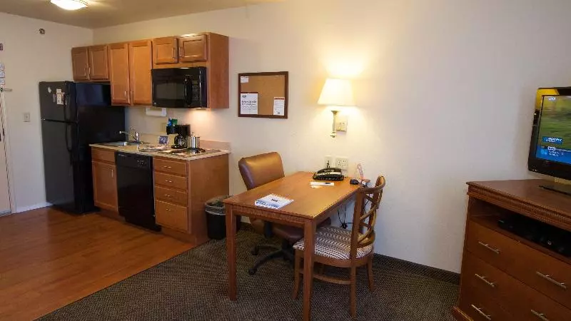 スタンダードスタジオ, Candlewood Suites Springfield, An Ihg