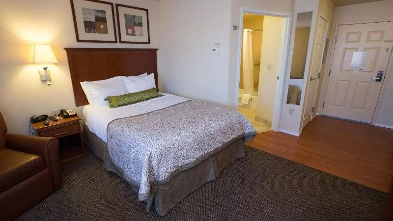 身障者適用スイートルーム, Candlewood Suites Springfield, An Ihg