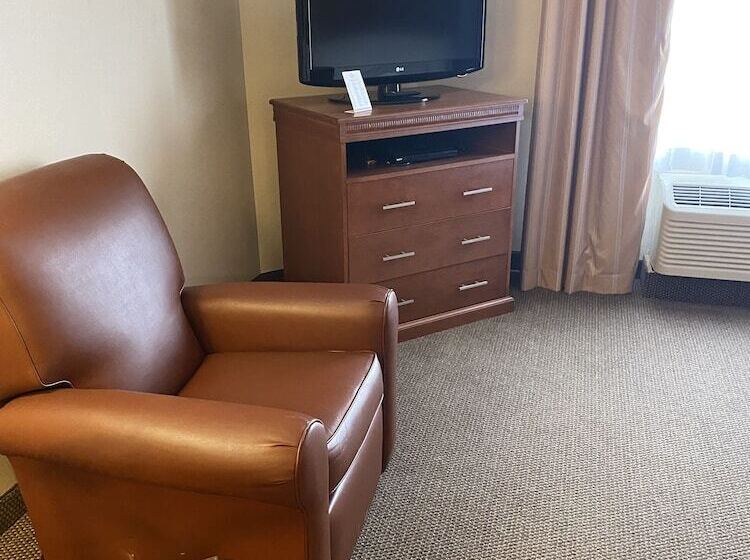 جناح, Candlewood Williamsport, An Ihg