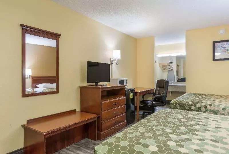 スタンダードスタジオ, Hampton Inn & Suites Reno