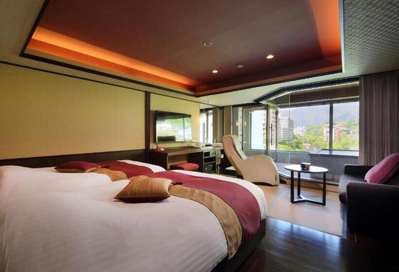 جناح ذو إطلالة, Kinugawa Plaza