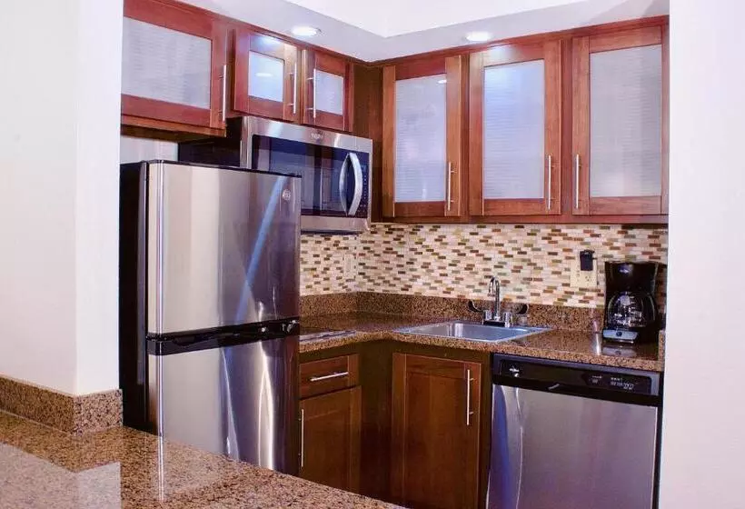 キングサイズベッドのスイートルーム, Staybridge Suites Chattanooga Hamilton Place, An Ihg