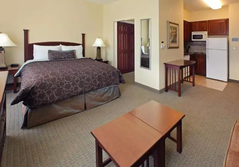 キングサイズベッドのスイートルーム, Staybridge Suites Hot Springs, An Ihg